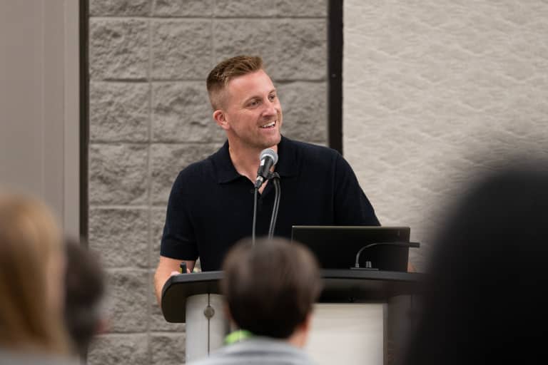 MO1525 Michael OSullivan